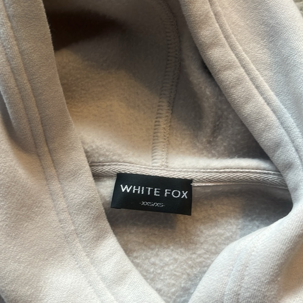 EUC White Fox Sweat Suit Set - Picture 5 of 7